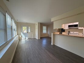 Building Photo - 1479 Slaterville Rd