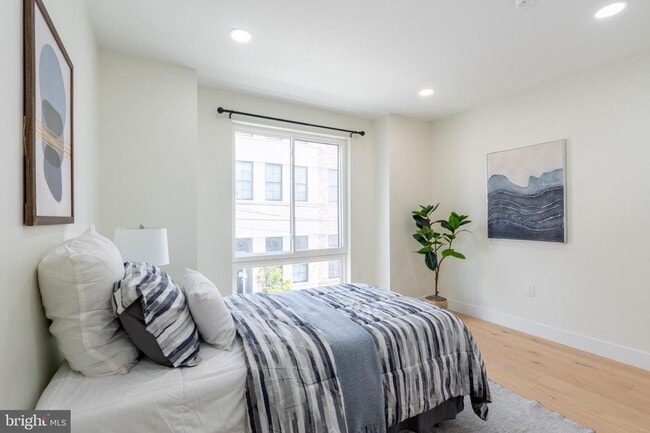 Building Photo - WOW brand new with Deck