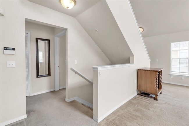 Building Photo - 5541 Rosehill Rd