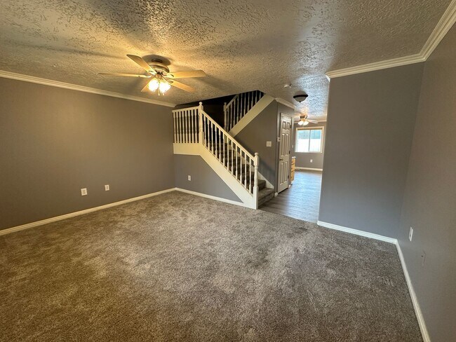 Building Photo - Cute and Cozy 2 Bed, 1.5 Bath Townhome in the Meadows!