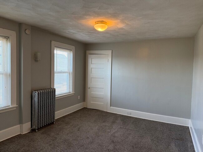 Building Photo - 148 George St