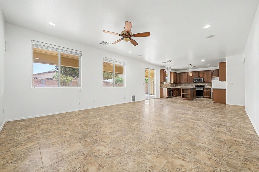 Building Photo - 4947 E Odessa Dr