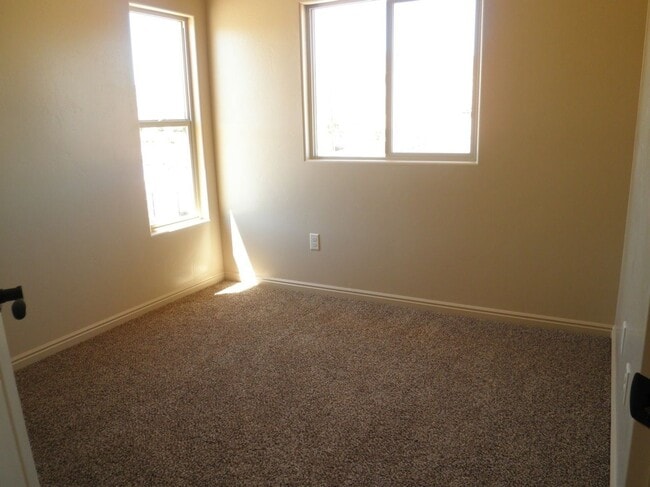 Building Photo - Gorgeous 3 Bedroom Townhome in St. George