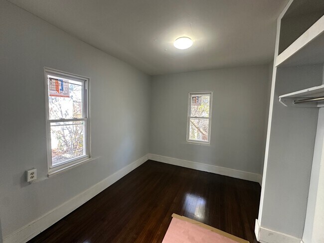 Building Photo - 4253 N 17th St