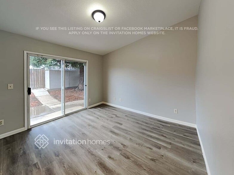 Building Photo - 598 Bernier Cir