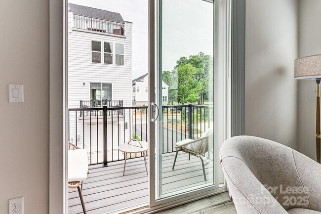 Building Photo - 3003 Jolene Ct