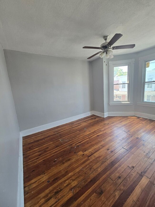 Building Photo - Beautiful 4-Bedroom Home with Central Air, Gas Heating  Laundry