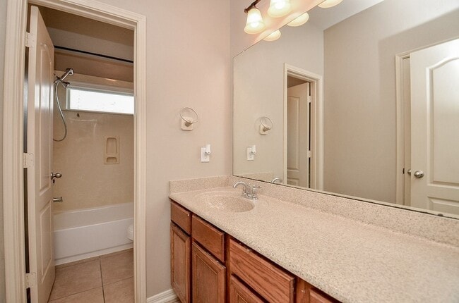 Building Photo - 5205 Kendall Glen Ct