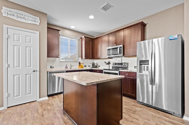Building Photo - 5205 Cressler Ln