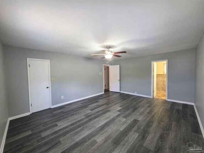Building Photo - 7819 Hearthstone Cir