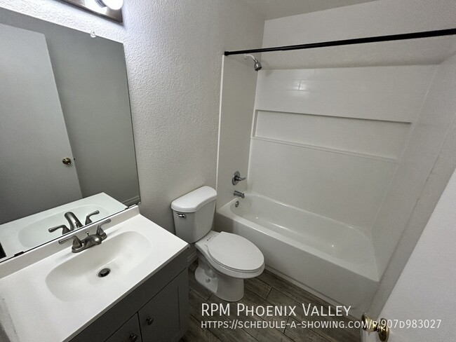 Building Photo - 3/2 Chandler Townhome *NEW* Paint & *NO* C...