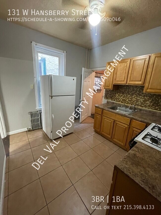 Building Photo - 131 Hansberry St