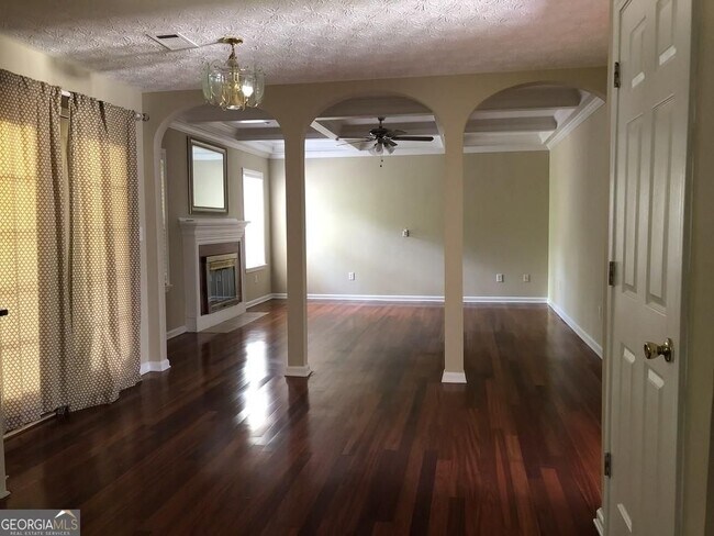 Building Photo - 1351 Pinebreeze Ct