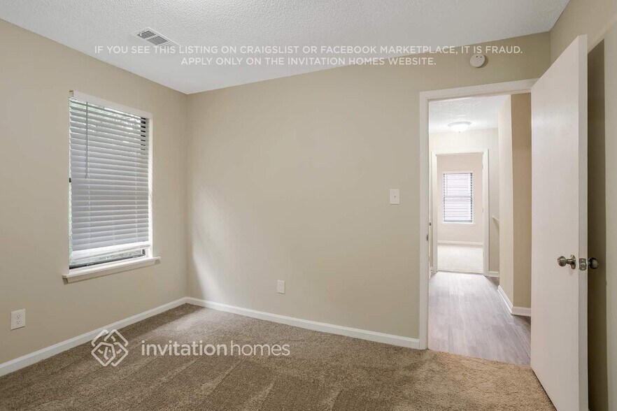 Building Photo - 1006 Chapman Cir