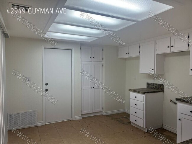 Building Photo - 42949 Guyman Ave