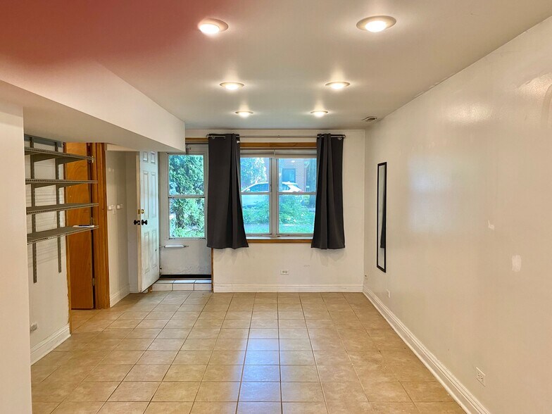 Building Photo - 1228 W 33rd St