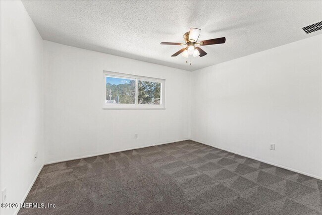 Building Photo - 8140 Sutton Pl N