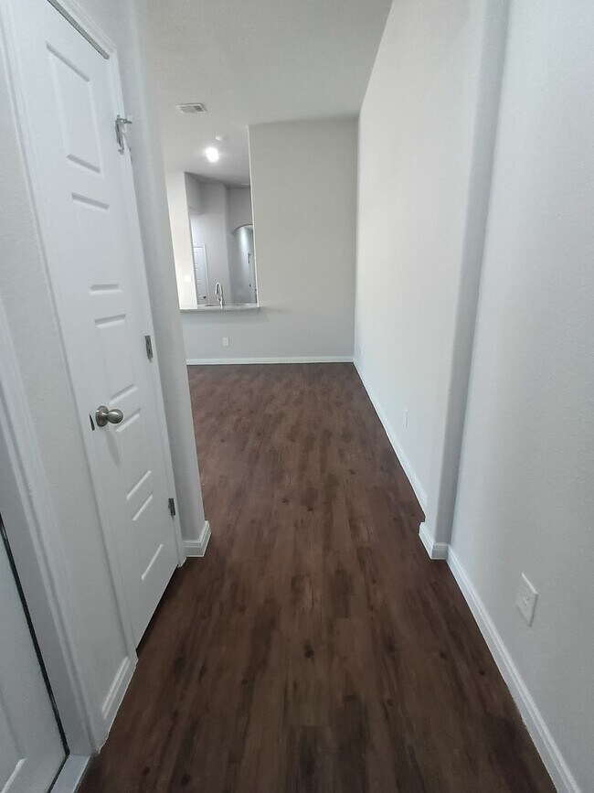 Building Photo - 10019 Westover Blf
