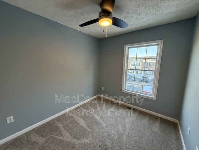 Building Photo - 10500 Boxmeer Ct