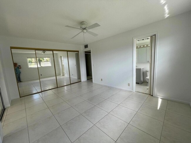 Building Photo - 343 Windsor O