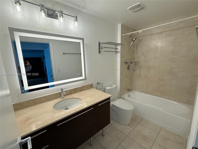 Building Photo - 1900 N Bayshore Dr