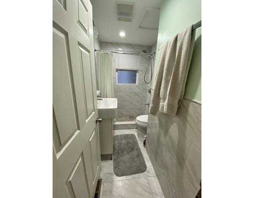 Building Photo - 102 Sydney St