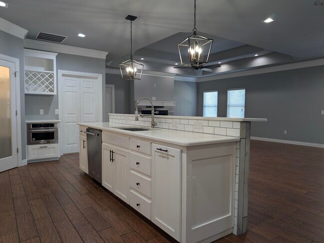 Building Photo - 2916 S Shepherds Glen