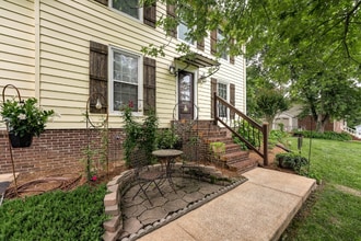 Building Photo - 103 Rocky Dr