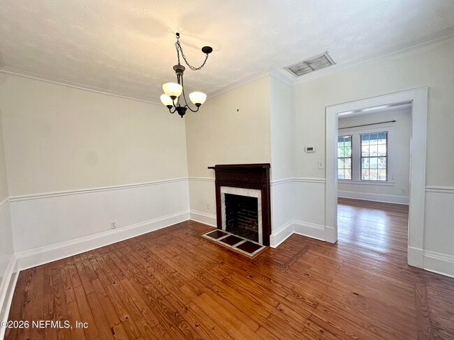 Building Photo - 3867 Herschel St