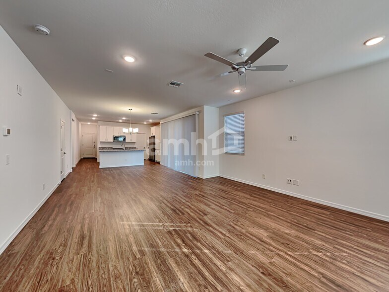 Building Photo - 881 S 150th Dr