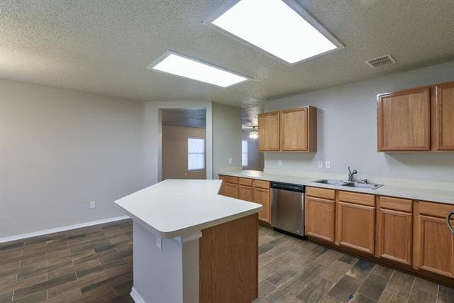 Building Photo - 2106 Delaford Dr