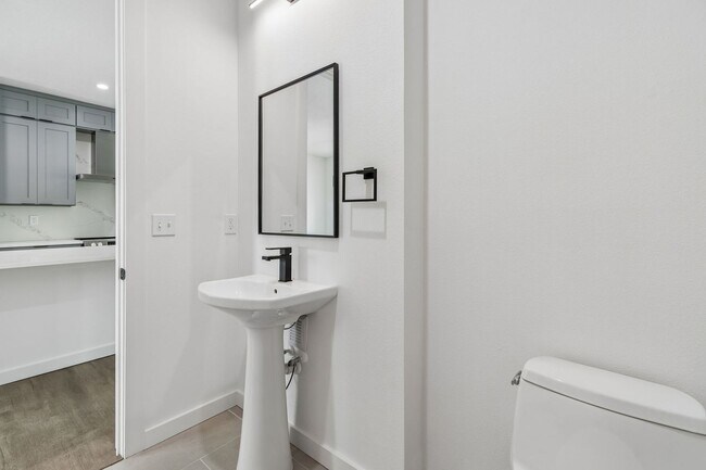 Building Photo - New Construction Townhome For Lease downtown Tampa, Ybor City, Gas Worx