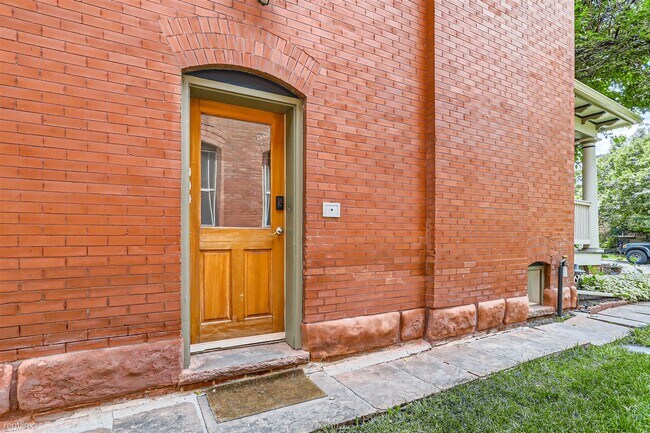 Building Photo - 1 br, 1 bath 4plex - 1212 Columbine Street 2