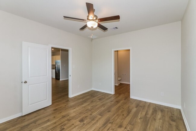 Building Photo - 149 Dogwood Point Dr