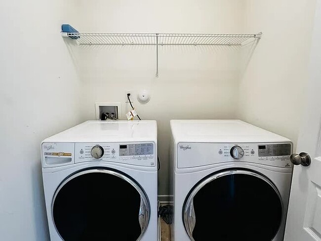 Building Photo - 5604 Benoni Ct