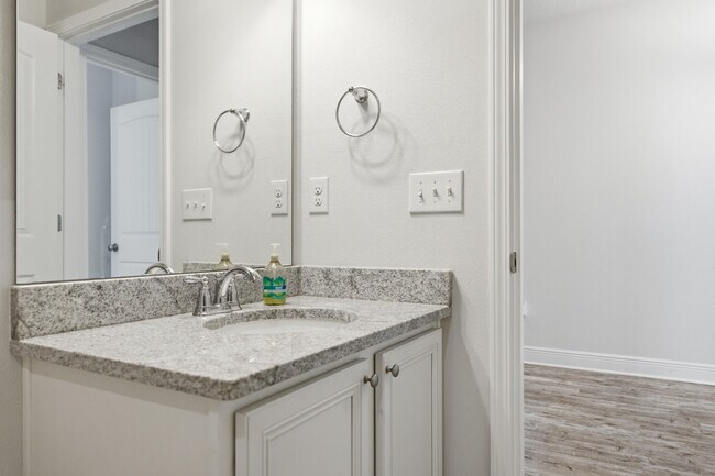 Building Photo - 191 Southern Pnes Rd