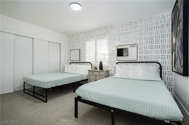 Building Photo - 1913 Birch St