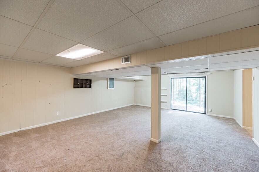 Building Photo - Room in House on Old Mabry Pl