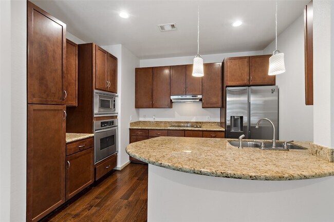 Building Photo - 505 Jackson Hill St