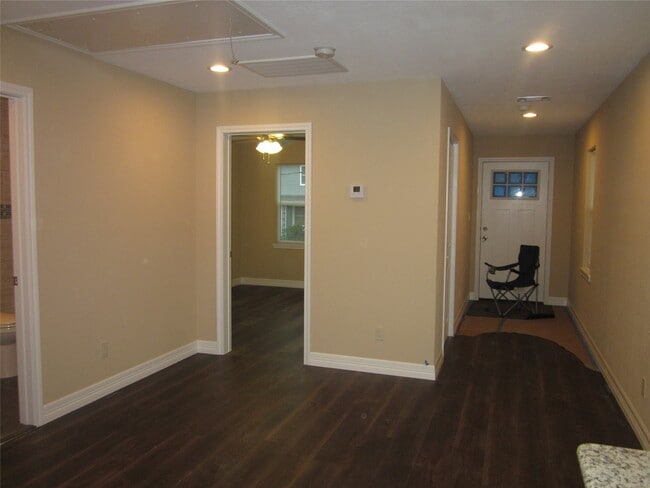 Building Photo - 3223 Winbern St
