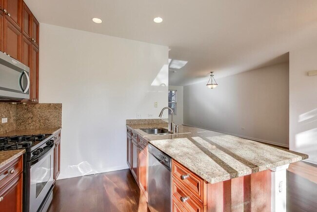 Building Photo - 513 Grove Ln