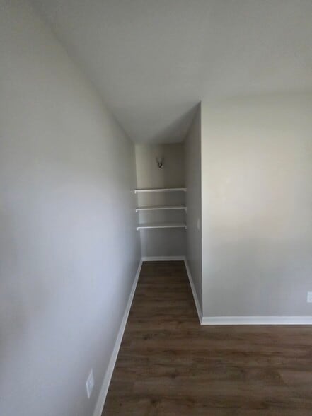 Building Photo - 487 Catalina Dr