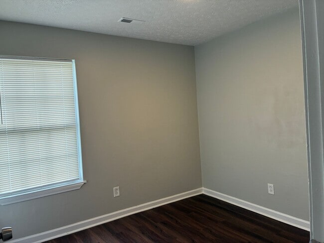 Building Photo - Cozy Ranch in Shawnee
