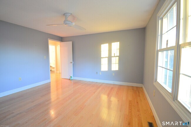 Building Photo - 24 Thorne Rd