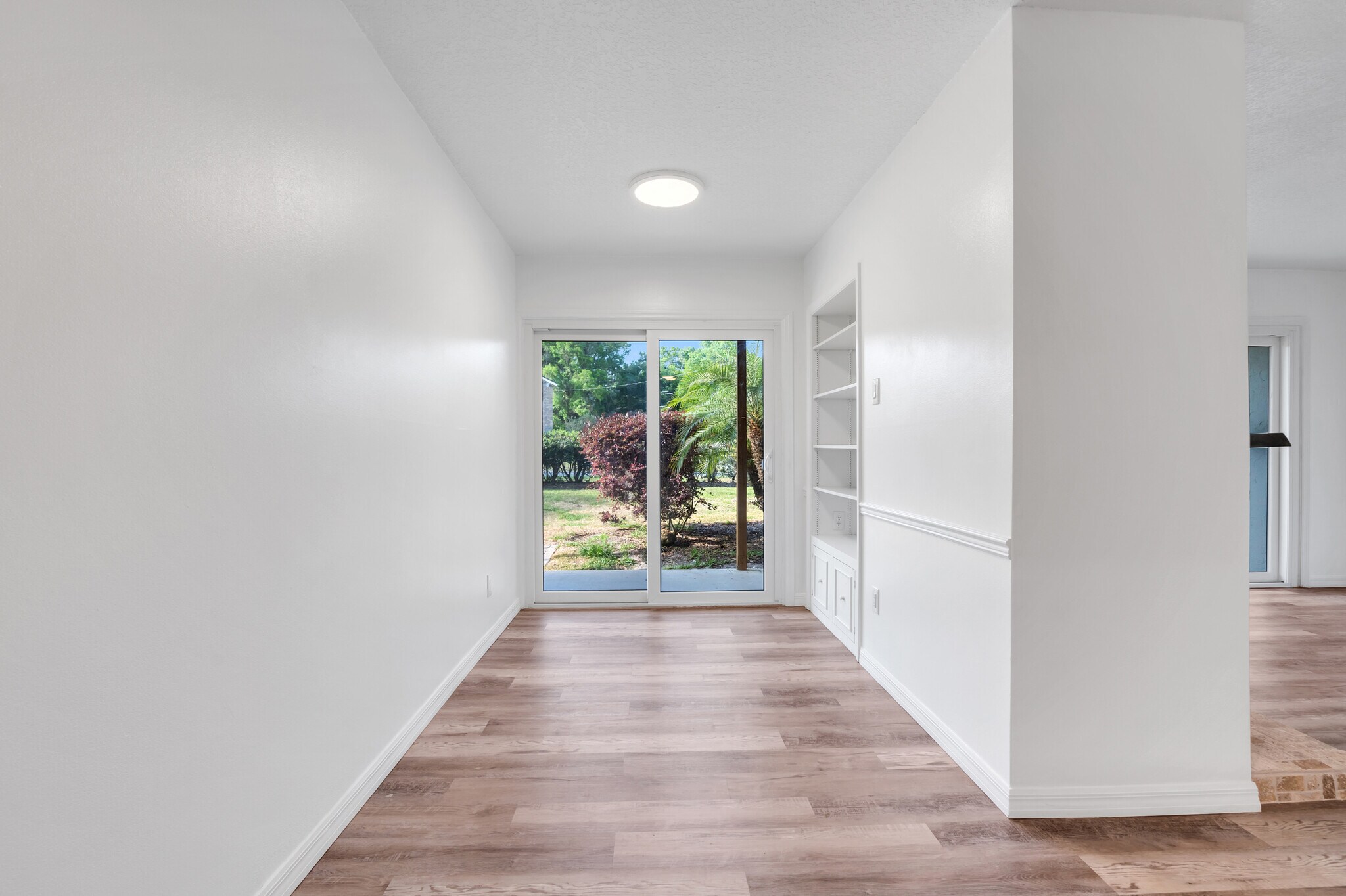 Dining room - 1051 S Highland St