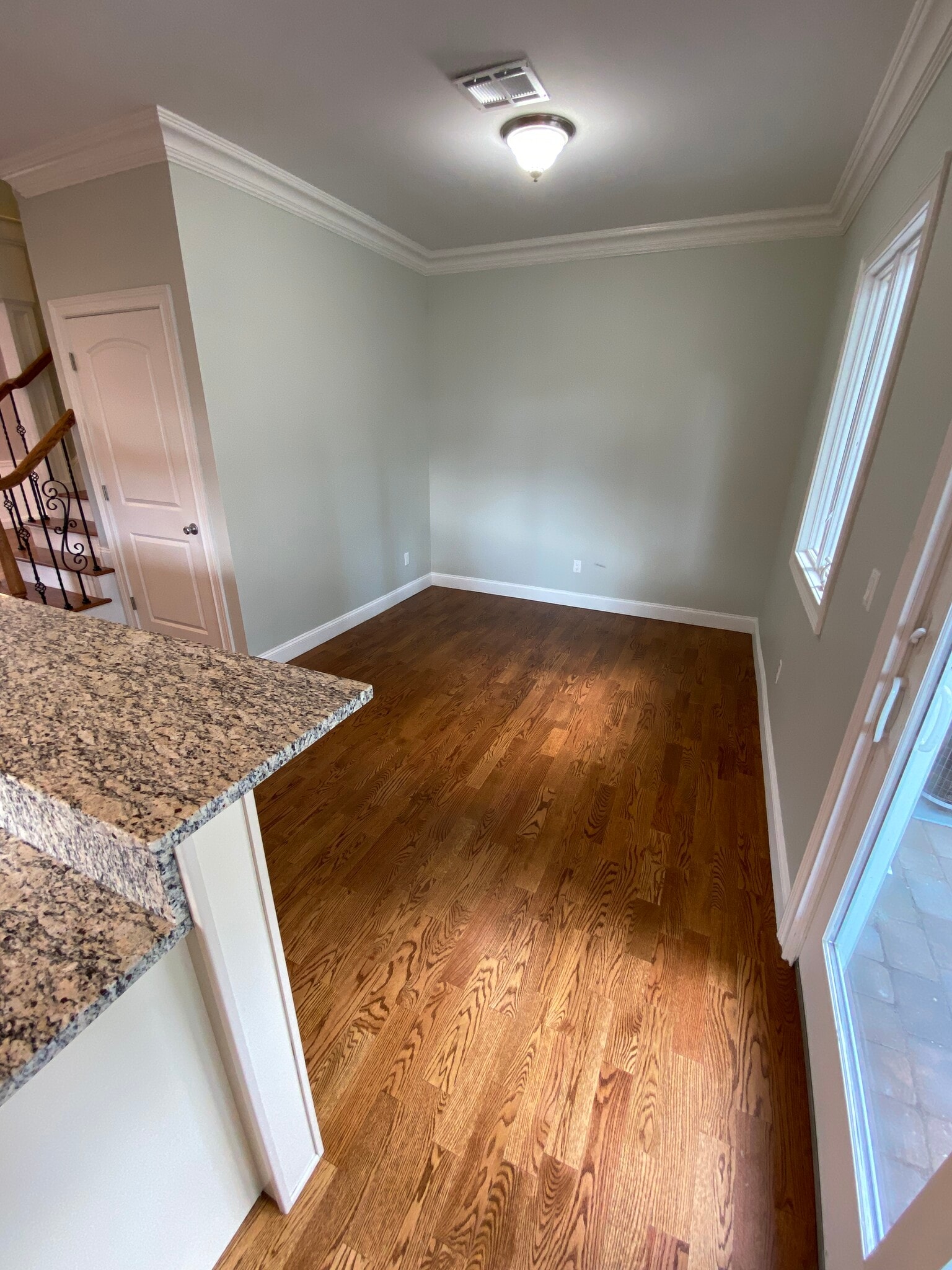 Dining area - 29 Pleasant Ave