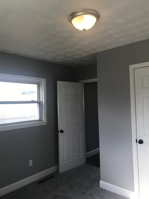 Building Photo - 1295 Lockberry Ave