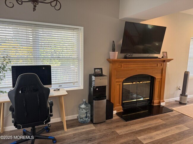 Building Photo - 28 Melrose Dr