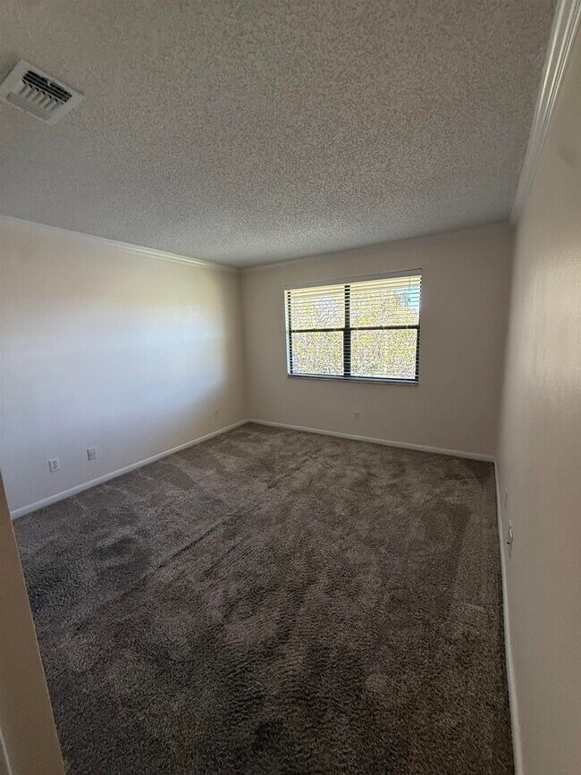 Building Photo - 650 W Pope Rd