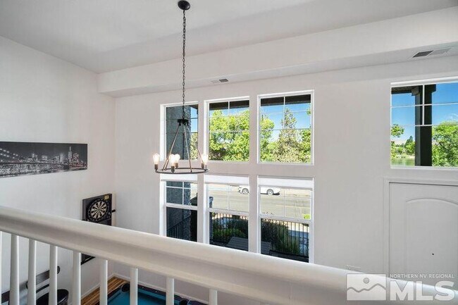 Building Photo - 2490 Eastshore Pl